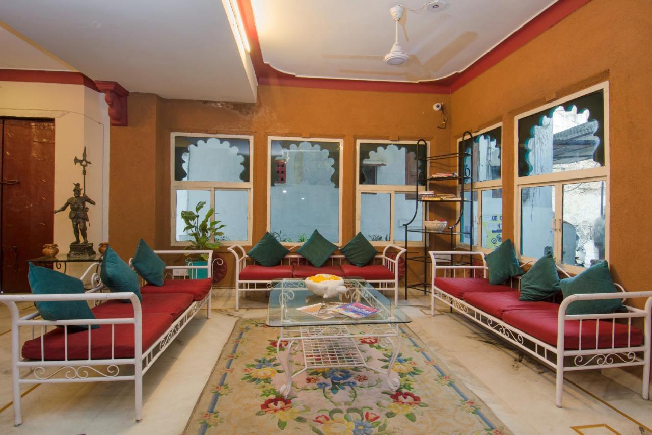 Hotel Udai Niwas By The Lake Udaipur Exterior photo